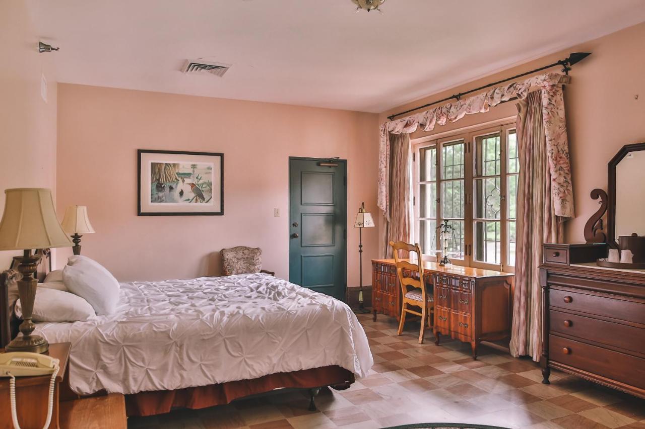 The At Wakulla Springs Inn Crawfordville