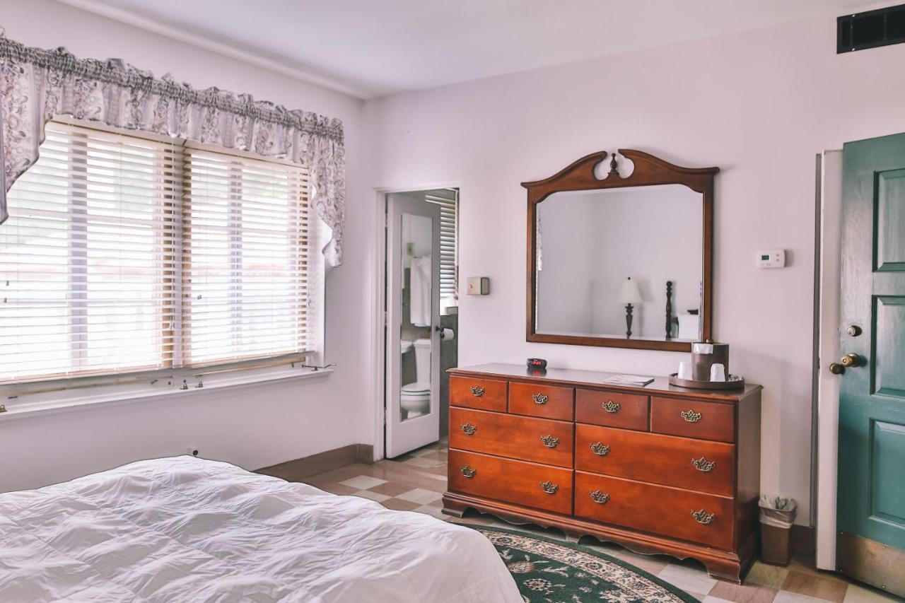 The At Wakulla Springs Inn